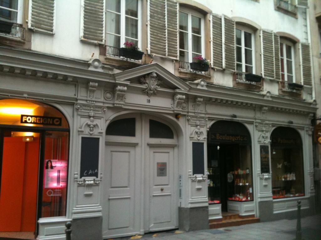 Les Serruriers - Appartement Spacieux Avec Terrasse & Parking Estrasburgo Quarto foto